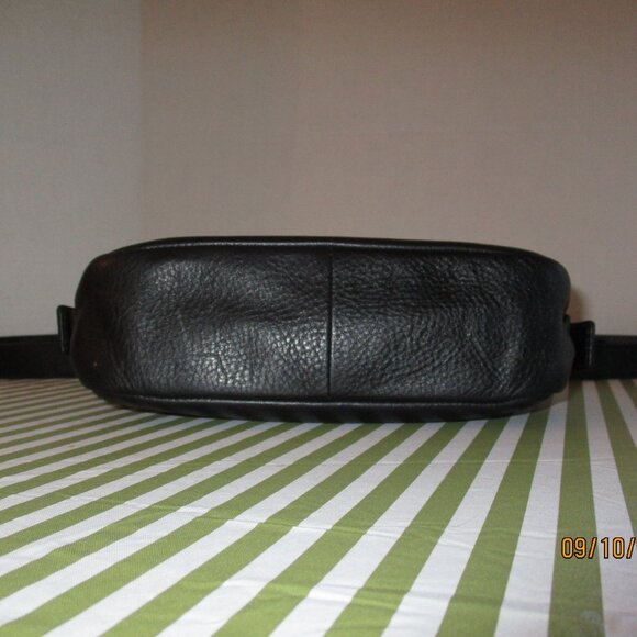 Fossil Flapped Crossbody Bag - Picture 6 of 15